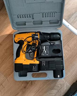 Avvitatore a batteria con 2 batterie e valigetta d