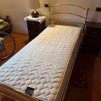 Letto completo di materasso