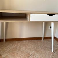 Scrivania stile scandinavo