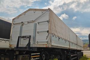 Semirimorchio doppia cassa ribaltabile Miele