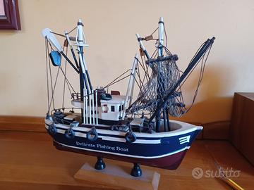 ⚓ Modellino Peschereccio in Legno