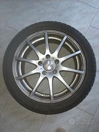 4 Gomme invernali 225-45-R17 tenute bene