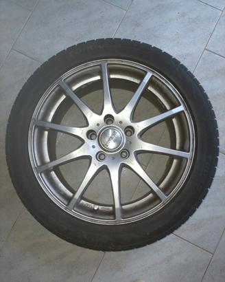 4 Gomme invernali 225-45-R17 tenute bene