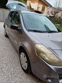Renault Clio serie 3 2009 benzina
