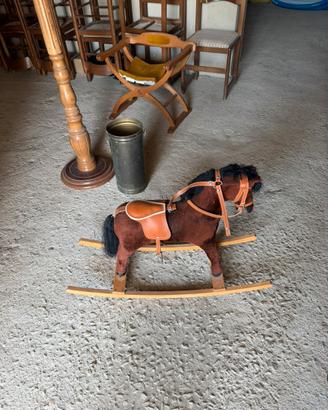 Cavallo a dondolo vintage