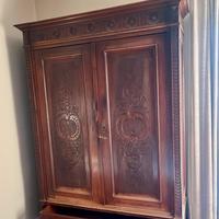 ARMADIO D EPOCA IN LEGNO
