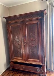 ARMADIO D EPOCA IN LEGNO