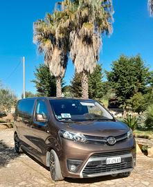 auto 8 posti