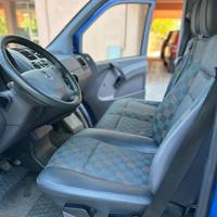 Minibus Mercedes Vito