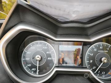 Yamaha xmax 400