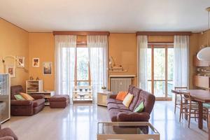 Appartamento di 156 m² con 4 locali e box auto a M