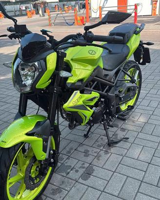 Benelli Bn125 flash green