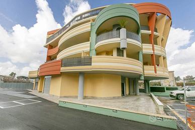 Immobile di 250 m² con 1 locale a Aprilia