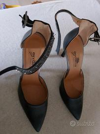 décolleté nera con laccetto alla caviglia 