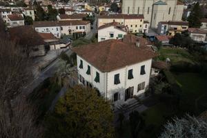 Appartamento di 463 m² con più di 5 locali a Lucca