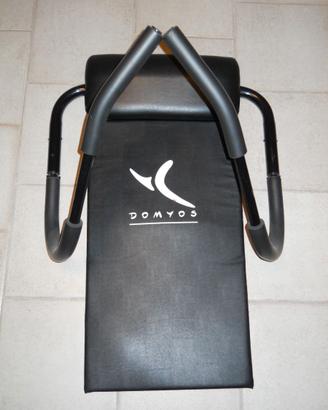 Attrezzo tappetino per addominali