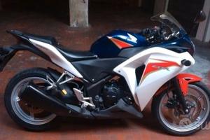 Honda CBR 250 R 11.000 Km