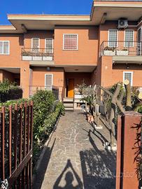 Villino autonomo in condominio con giardino