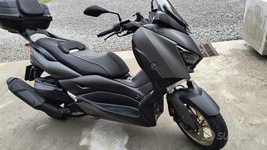 YAMAHA X MAX 400