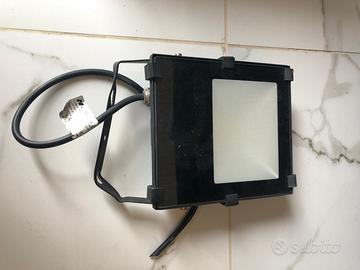Faretto Nuovo (Led) luce fredda da esterno