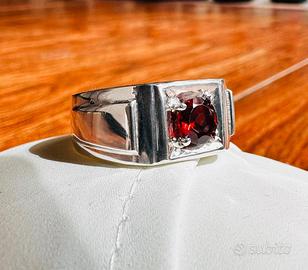 Anello da Uomo in Argento Sterling con Granato