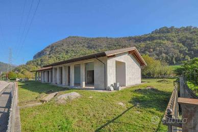 Immobile di 150 m² con 3 locali a Villanuova sul C