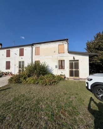 Casa indipendente di 180 m² con più di 5 locali a 