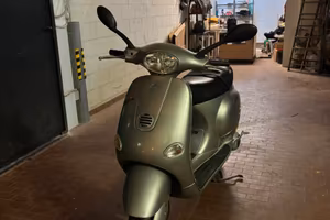 Piaggio vespa 125 et4