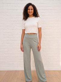 Pantaloni verdi chiari  donna . Stradivarius. S