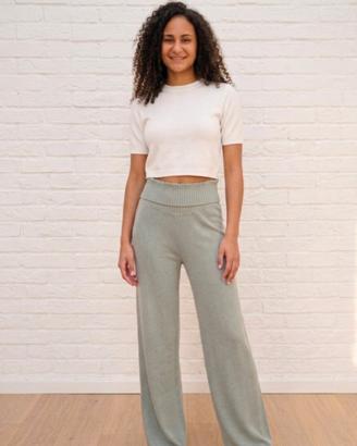 Pantaloni verdi chiari  donna . Stradivarius. S