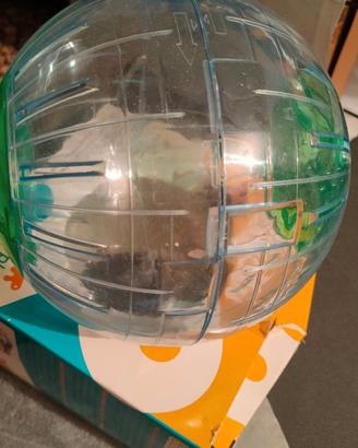 Pallina per fare girare dentro casa i criceti