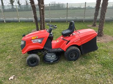 Trattorino tagliaerba oleo-mac