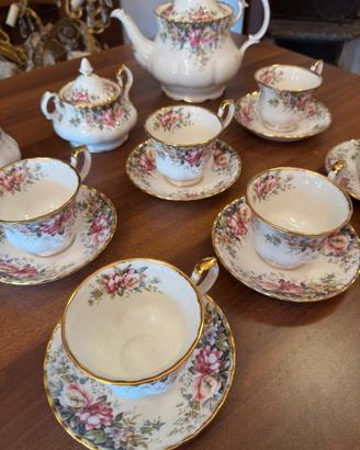 Set Porcellana Royal Albert Autumn Roses