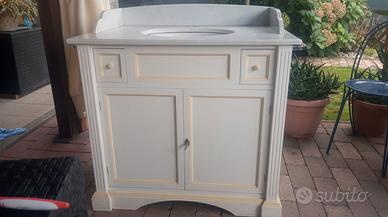 Mobile bagno con lavabo