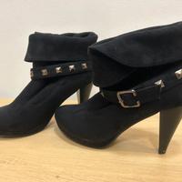 Stivaletti neri, tacco medio con borchie