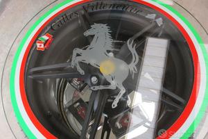 Tavolino "a tema Ferrari"