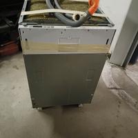 Lavastoviglie Ignis Today ADL 101 a scomparsa