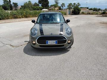 Mini Mini 1.5 Cooper D 5 porte