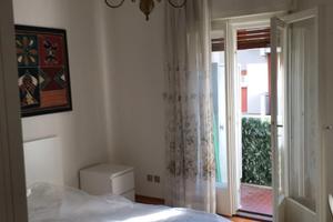 Stanza singola a studentessa universitaria