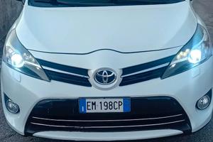 Toyota verso 2.0  7 posti  2013