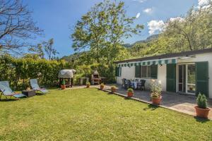 Holiday House