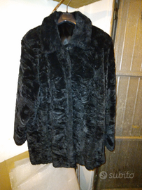 Cappotto corto in ecopelliccia