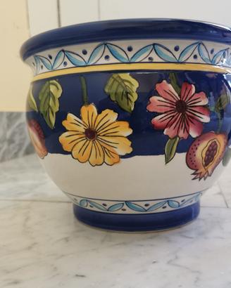 Vaso in porcellana decorato a mano