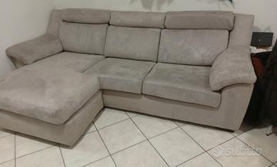 divano tre posti con penisola 