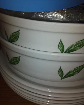 Pirofile in ceramica e grandi piatti tipo pizza 