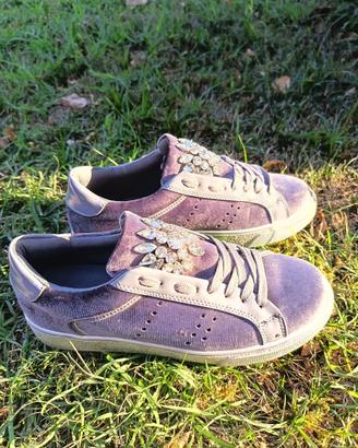 Scarpe donna tipo ginnastica argentate, vellutino