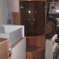 Scrivania e Angoliera