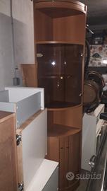 Scrivania e Angoliera