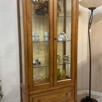 Vetrina in massello di castagno