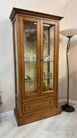 Vetrina in massello di castagno